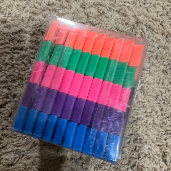 Reward Erasers Pen + Gear 100 Count - Picture 6 of 6